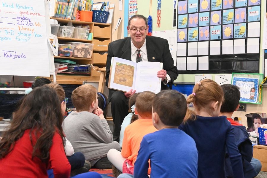 Rep. Bolinsky Celebrates Reading with Newtown Students